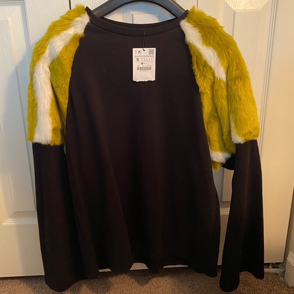 Zara Sweaters - Zara faux fur sweater